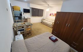Departamento 1 amb plaza Colon